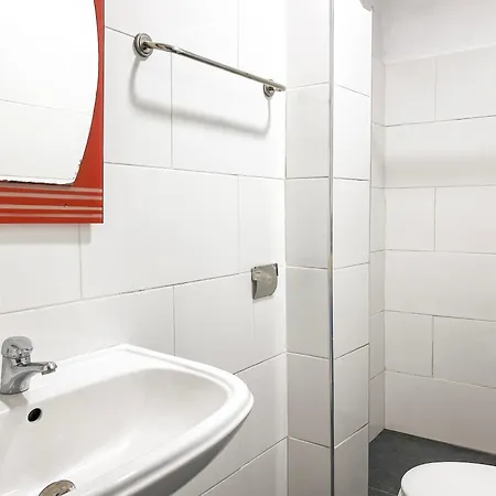 Tiny Cute Near The Center - 5 Min Walk Tirana