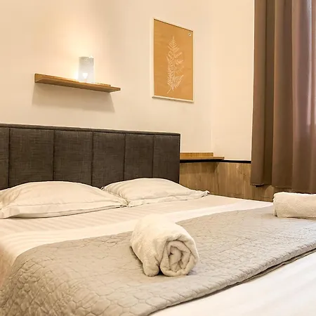 Tiny Cute Near The Center - 5 Min Walk Apartamento Tirana